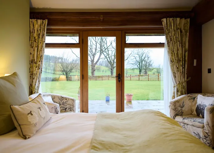 Green Grove Country House